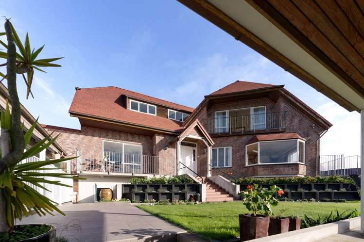 7 Nederland Avenue Burwood_35