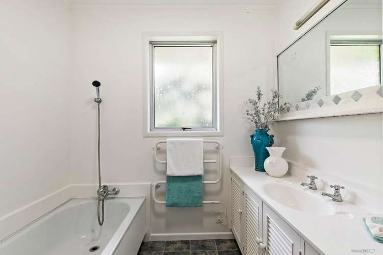 122 Whangaparaoa Road Red Beach_7