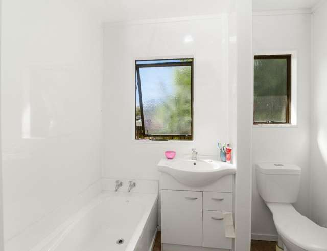 19b Grayson Avenue Mangakakahi_1