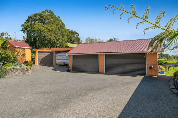 20 Roberts Road Matakatia Bay_8