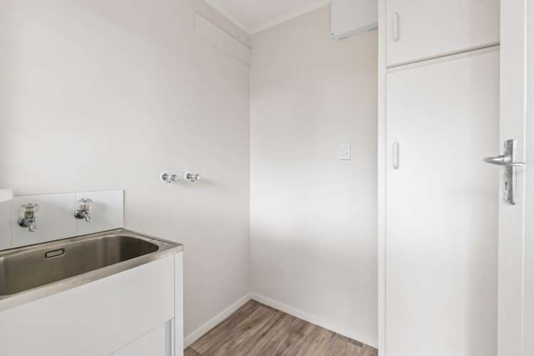 72 Sutton Crescent Papakura_14