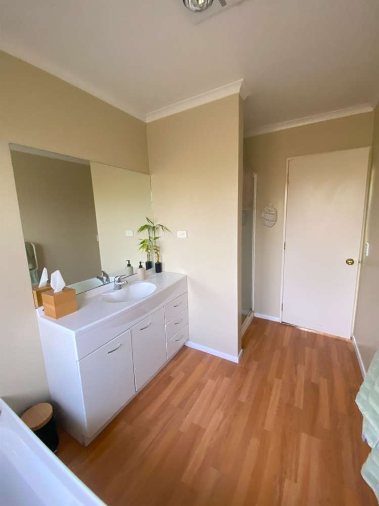 45 Otia Drive Richmond_10