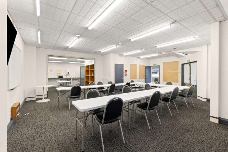 Unit 1, 123 Queen Street Palmerston North_2