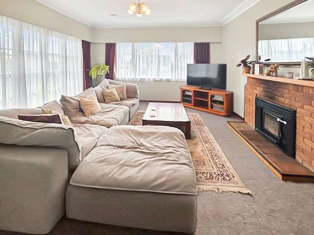 361 Racecourse Road 11385_1