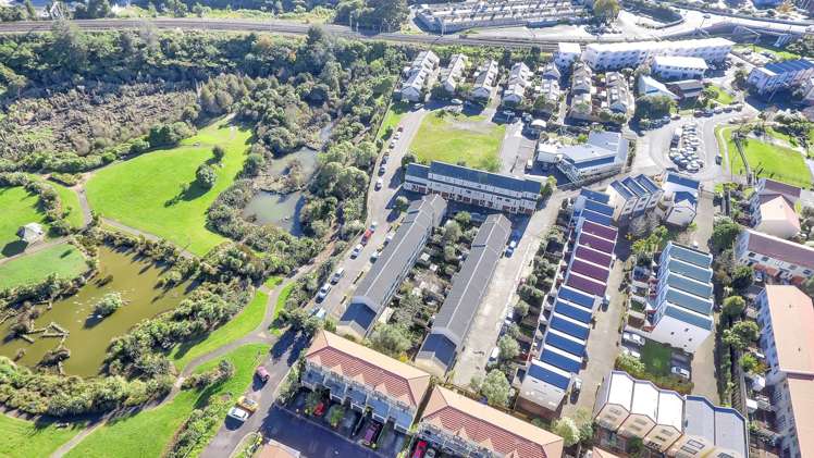 23/12 Ambrico Place New Lynn_3