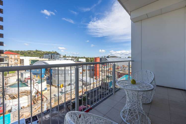 302/10 Flower Street Eden Terrace_13