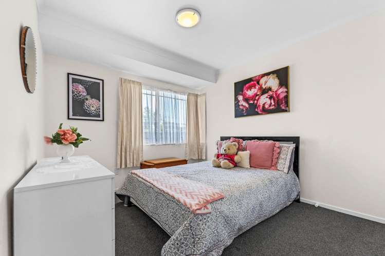 4 Hawkley Close Flat Bush_9