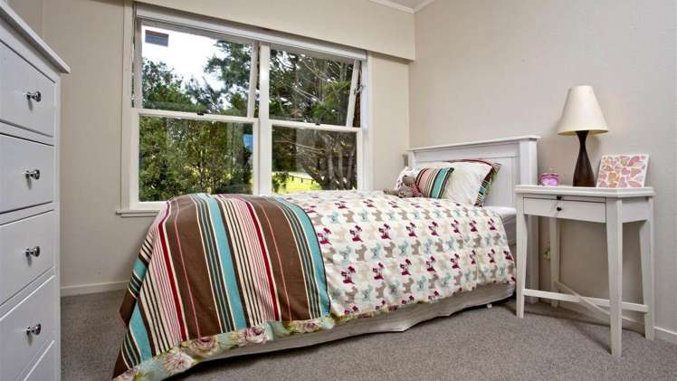 2/240 East Coast Road Forrest Hill_6