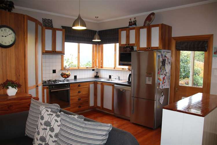 136 Rolling Ridges Road Levels Valley_4