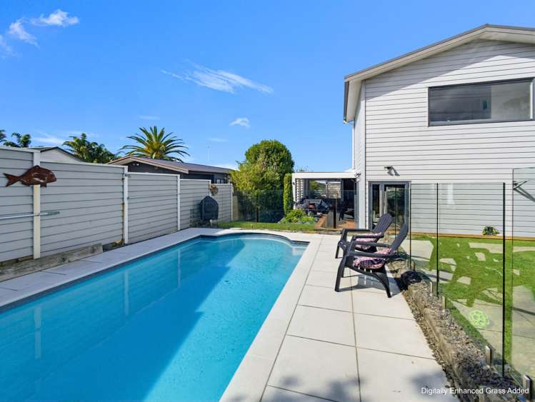 57 John Dee Crescent Red Beach_23