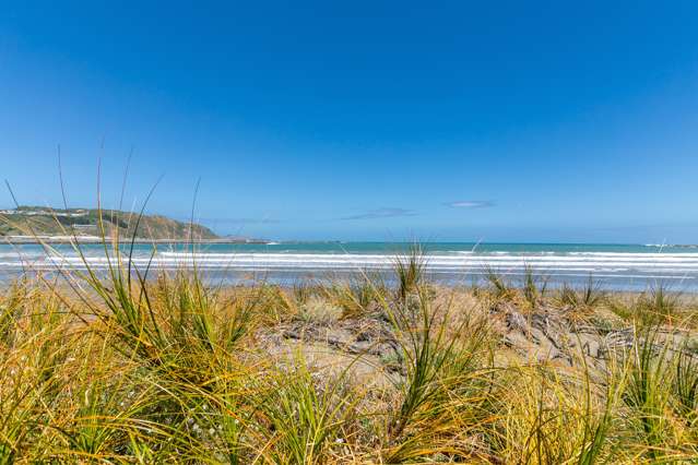 2/10 Lyall Parade Lyall Bay_3