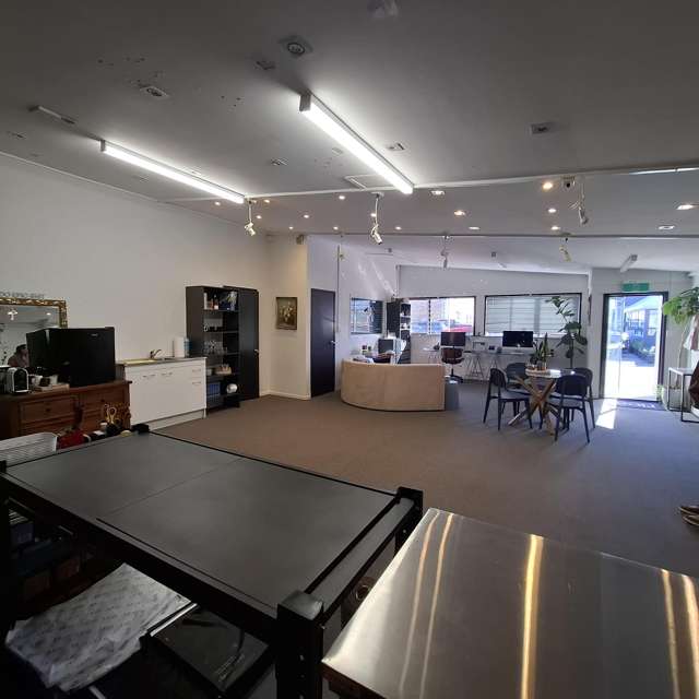8A/3038 Great North Road New Lynn_2