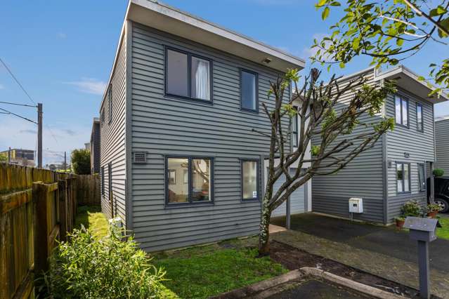 Easy Living, Great Location