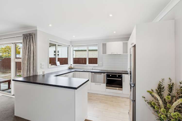 2/121 Marriotts Road_4
