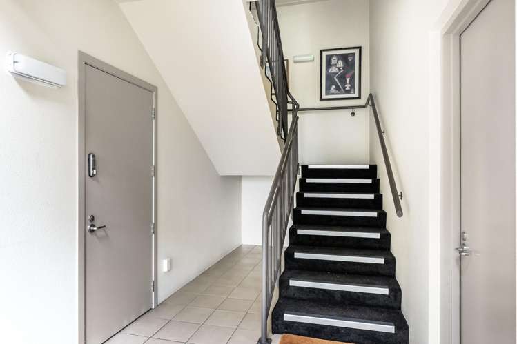 1B/5 Furneaux Way Remuera_1