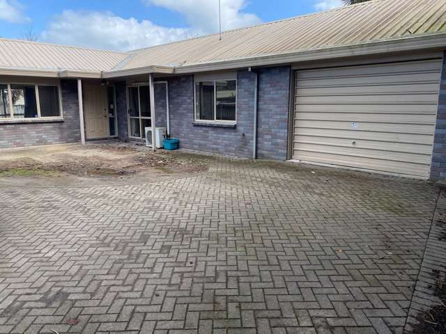 Family Home in Hamilton Lake - Close to Hospital