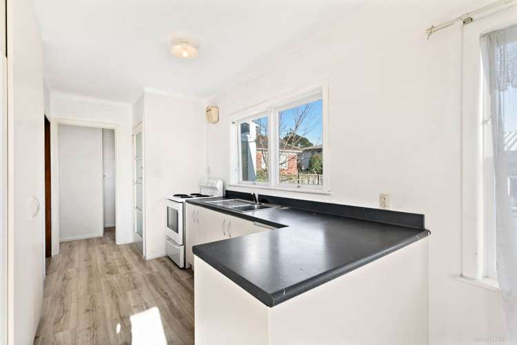 60 Lynwood Road New Lynn_13