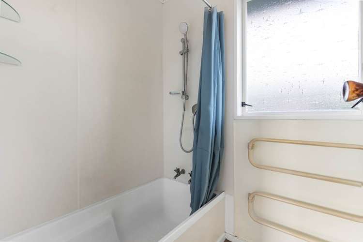 145 Chivalry Road Glenfield_17