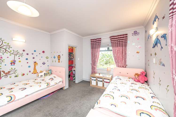 29 Lithgow Drive Otamatea_20