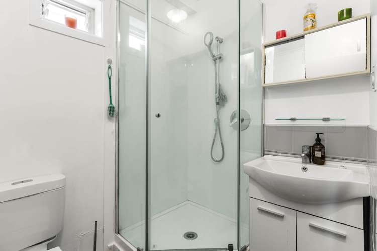 4/162 Onewa Road Northcote_17