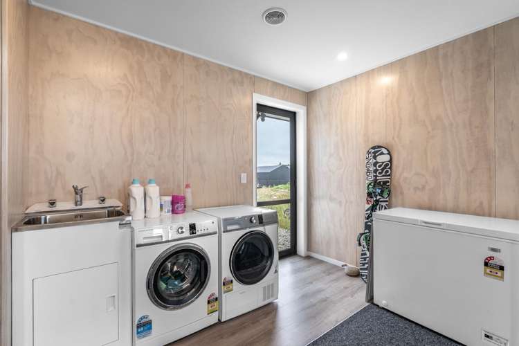 14 Ralph Moir Drive Te Anau_14