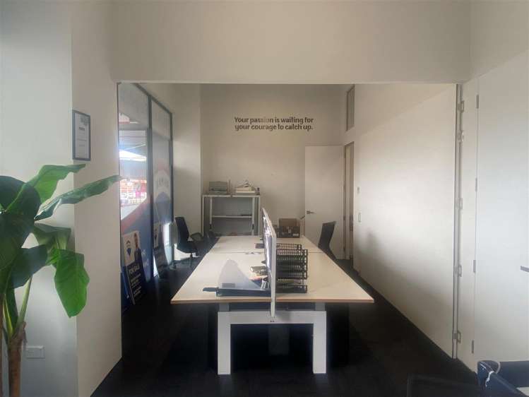 Part Ground Floor, 554 Victoria Street Whitiora_5