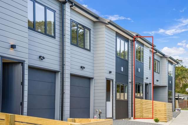 BEAUTIFUL 3 BEDROOM, 2+1/2 BATH TOWNHOUSE