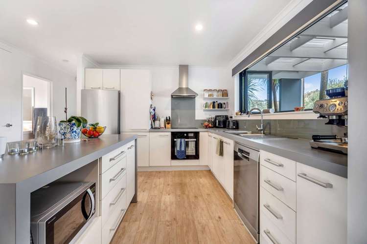 1a ocean beach road Tairua_10