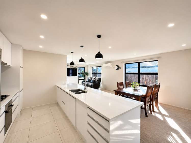 5 Dahlia Drive Wigram_17