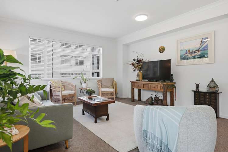 90 Eaves Bush Parade Orewa_11