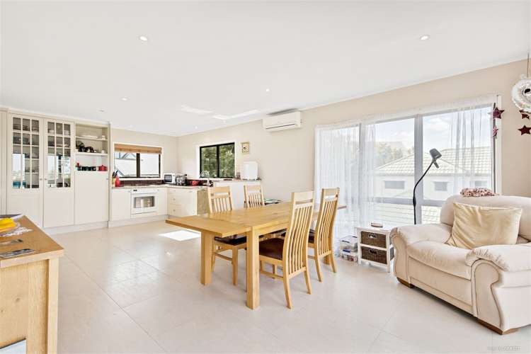 1/555 Beach Road Murrays Bay_6