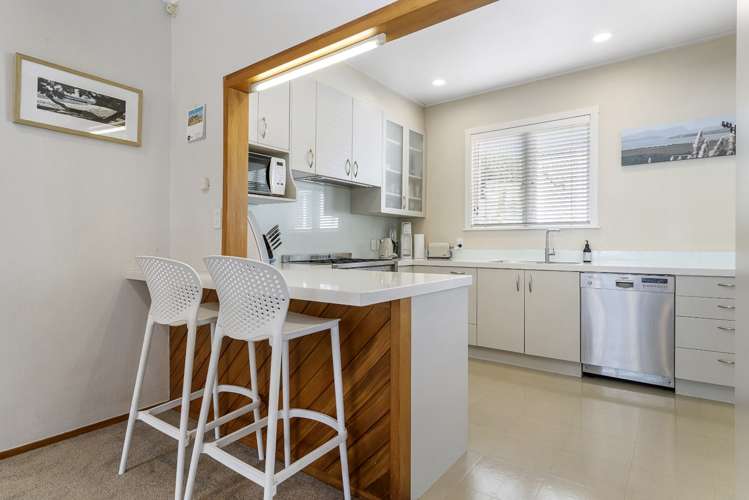 11 Golf Road Epsom_5