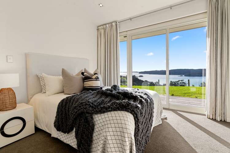 345 Gordons Road Woodside Bay_24