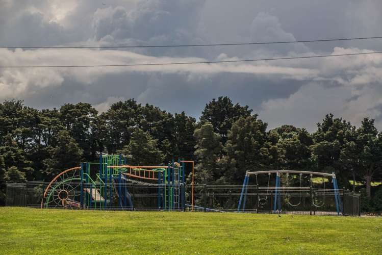 30 Lothian Brae Wattle Downs_21