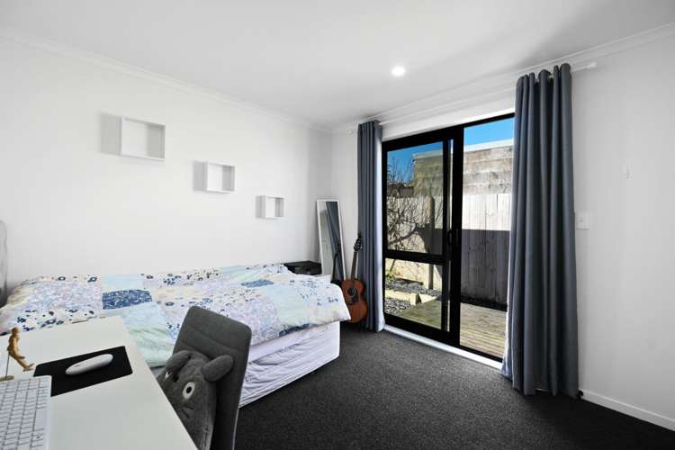 2/2 Radiata Street 1062_7