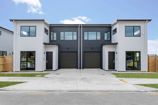 Stylish Modern Living with the Garage