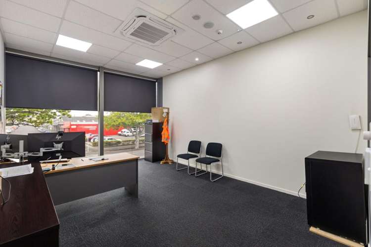 12-22 Cook Street City Centre_12