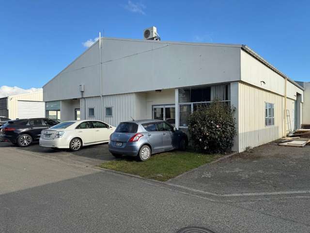 371sqm Industrial Warehouse For Lease