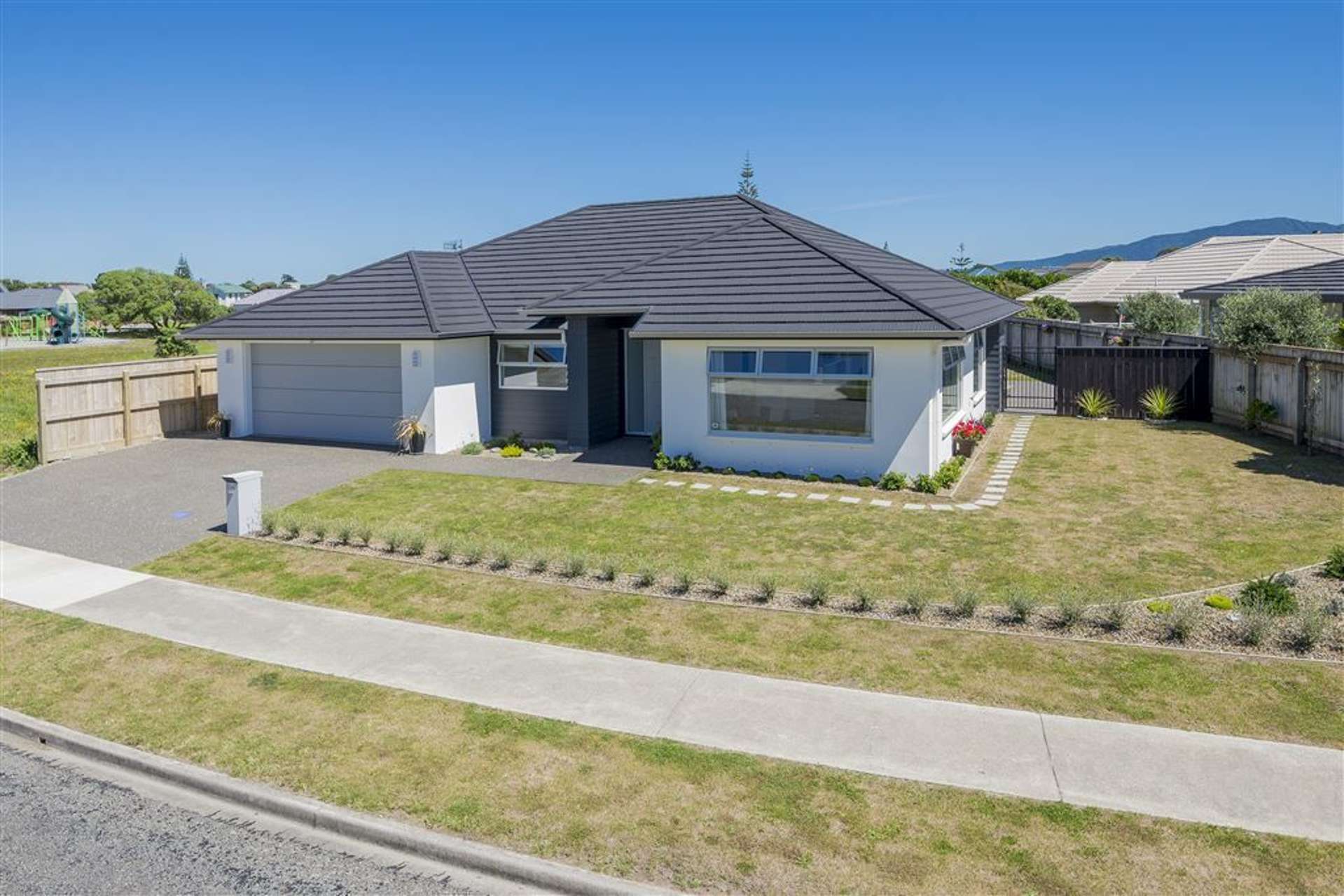 4 Pharazyn Avenue Waikanae Beach_0