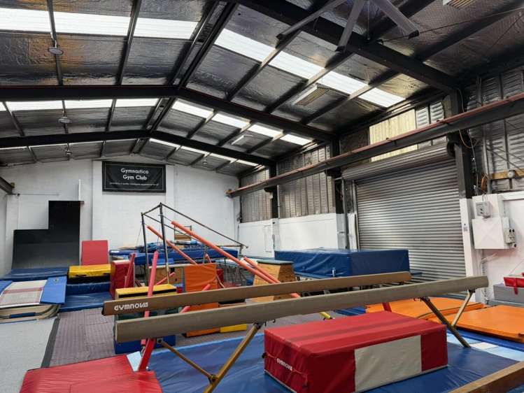 10-16 Constance Street Waiwhakaiho_12