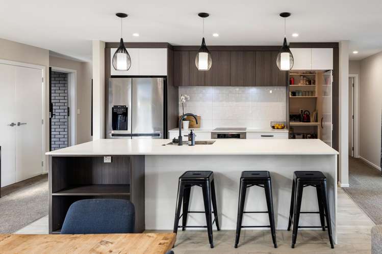 15 Hyatt Close Leamington_12