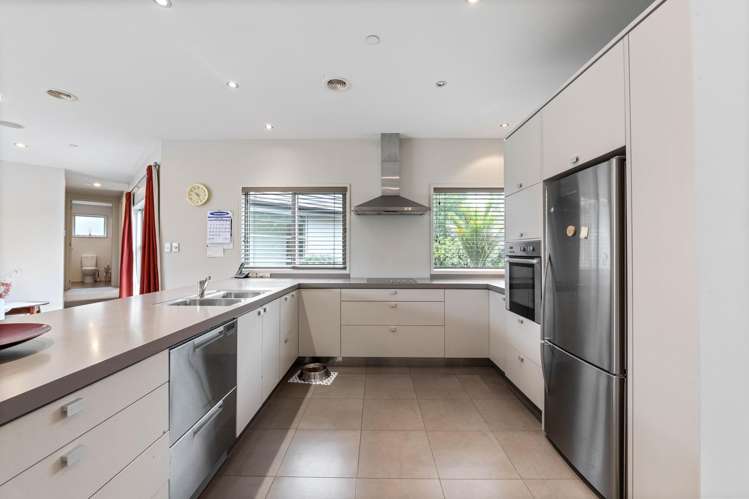 4 Links Drive Waiwhakaiho_14