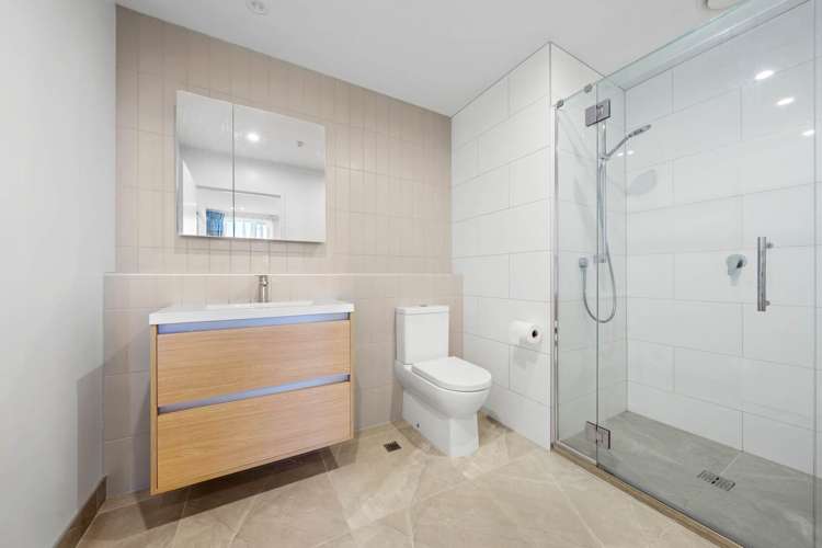 105/1 Kimiora Street Three Kings_10