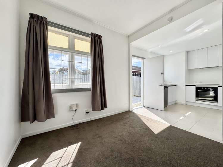 3157 Great North Road New Lynn_12