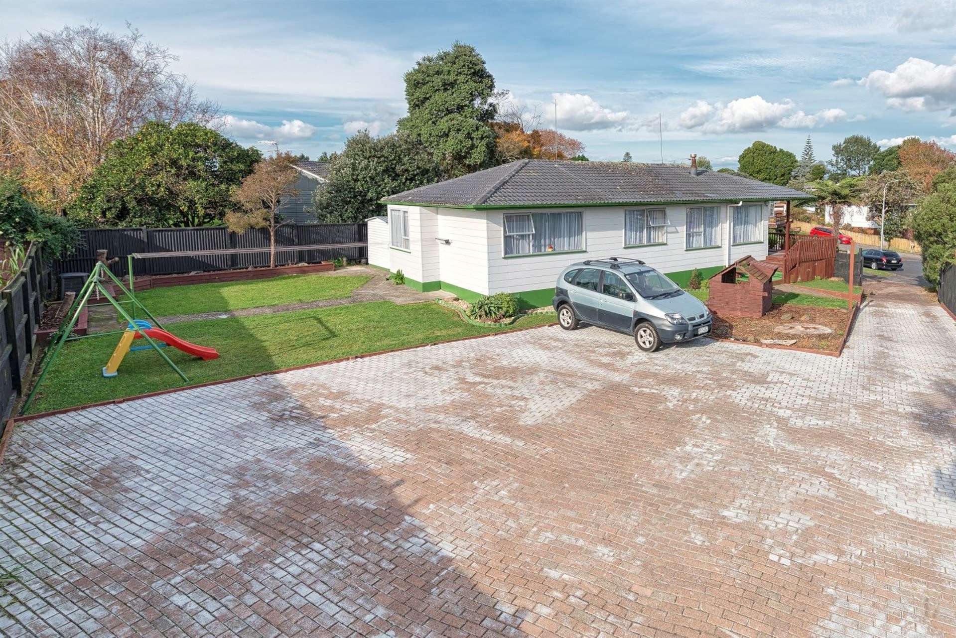 8 Benmore Place Manurewa_0