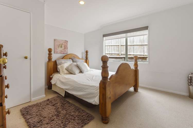 21 Silkwood Grove Totara Heights_11