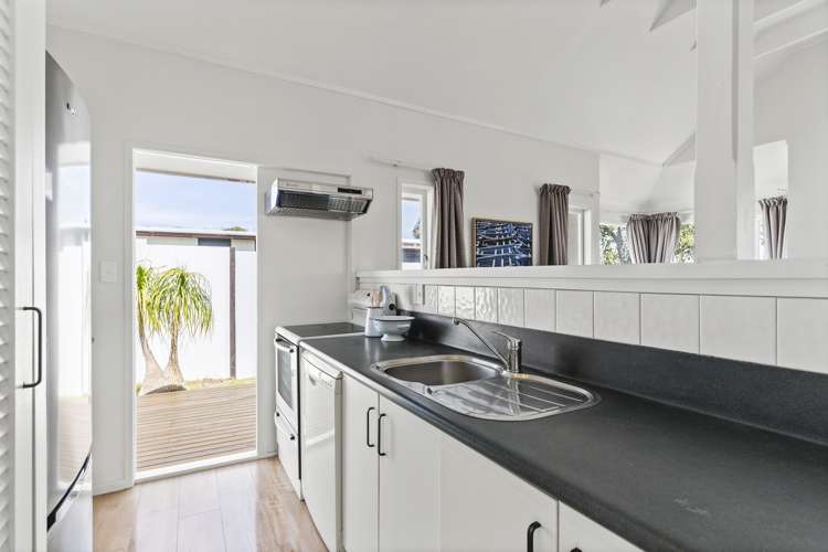 2/120a Birkdale Road Birkdale_10