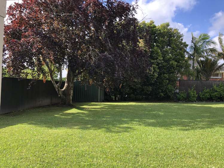 145 Golf Road Titirangi_24