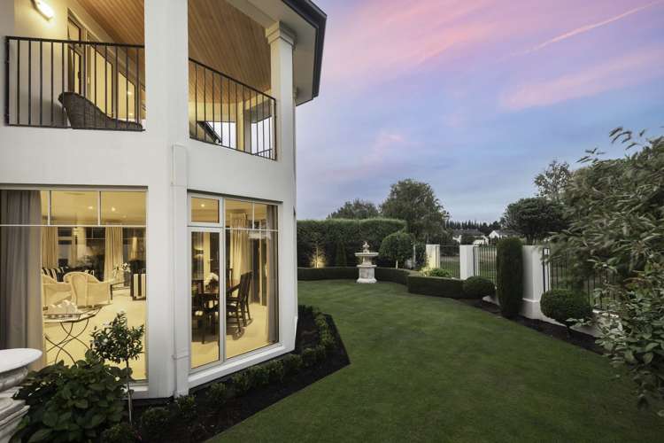 49 Lexington Place Shirley_38