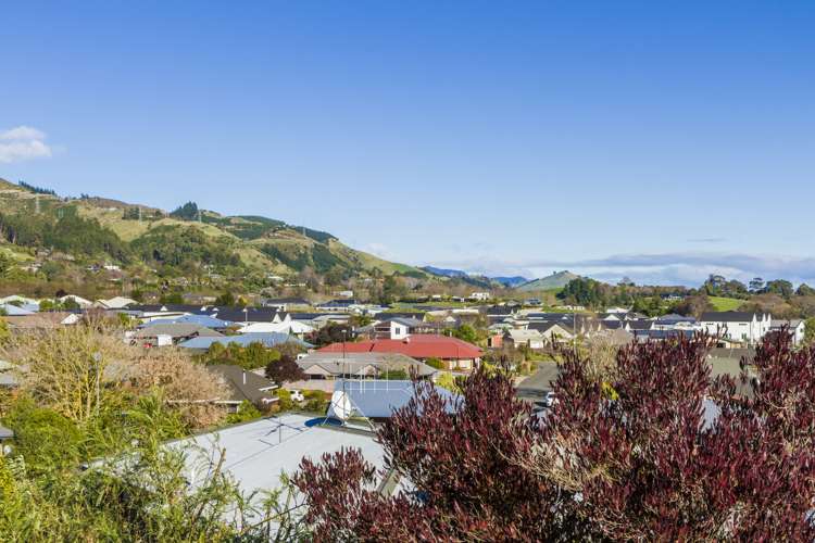 64 Olympus Way Richmond_21